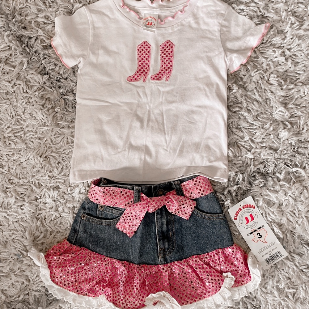 NWT Kiddie Korral 3T Rode Outfit
